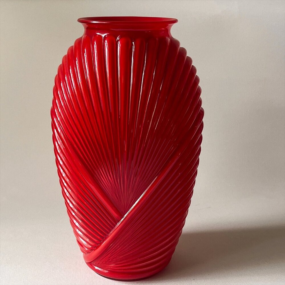 Vtg Anchor Hocking Red Glass Vase Art Deco 1980s Ribbed Draped Pleated 12.5”